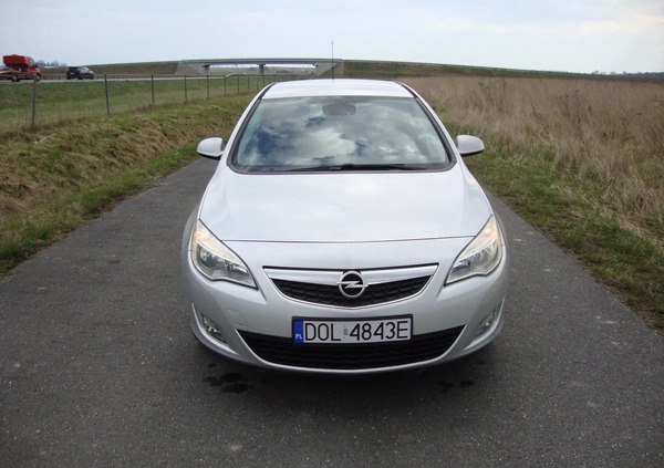 Opel Astra cena 20000 przebieg: 219000, rok produkcji 2011 z Syców małe 154
